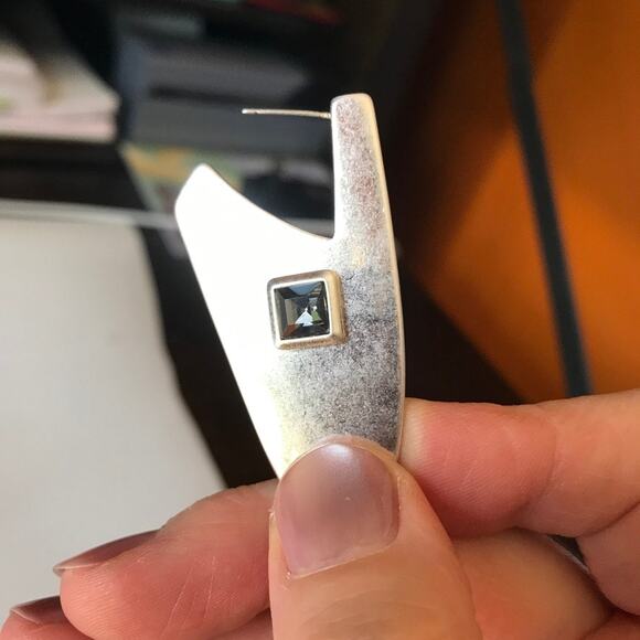 NEW Romance Matte Silver Tone oblong mod chevron-style semi-hoop earrings - Picture 9 of 15